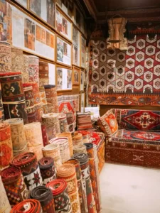 Where to Buy Souvenirs in Istanbul (+Tips for Finding the Best Turkish Souvenirs Around) 5 CARPETS AND RUGS STORE IN ISTANBUL | PHOTO BY MERUYERT GONULLU