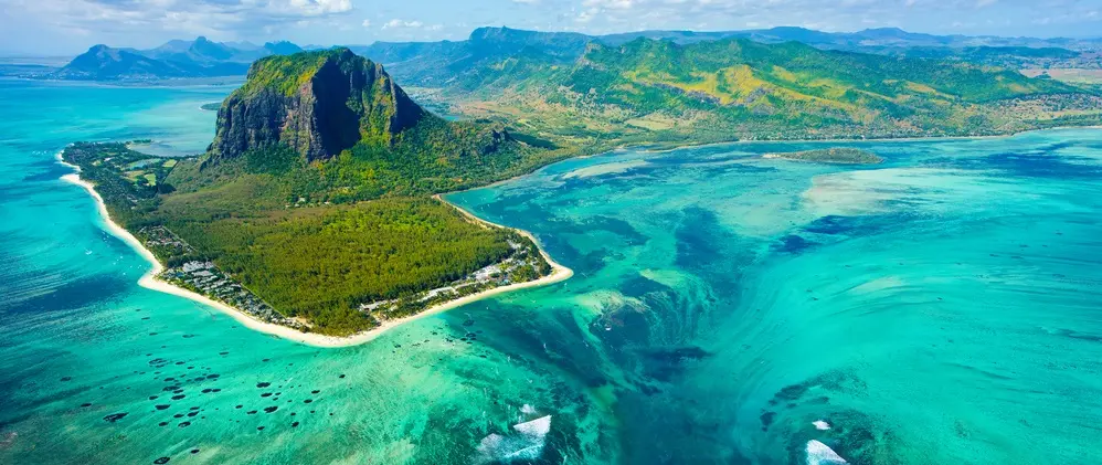 Things to do in Mauritius - Mauritius Underwater Waterfall netblime