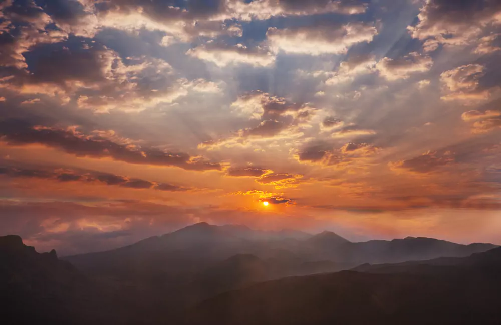 Best Areas to Stay in Maui for Couples (2025 Romantic Guide) 7 Beautiful sunrise scene on Haleakala volcano Maui island Hawaii