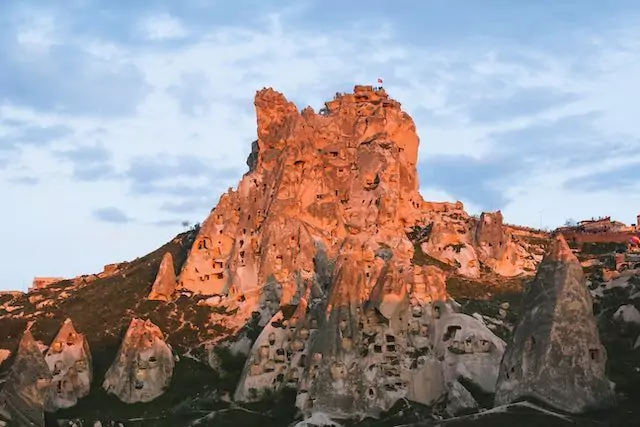 15 Fun Things to Do in Cappadocia, Turkey 8 Things to do in Cappadocia - Sunset View from Uchisar Castle - Photo by Orhun Rüzgar ÖZ