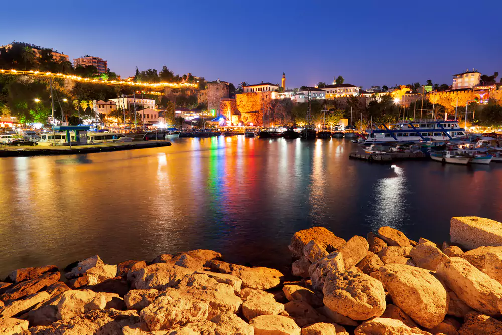 7 Unmissable Things to Do in Antalya at Night 2 Things to Do in Antalya at Night: Old town Kaleici in Antalya, Turkey at night